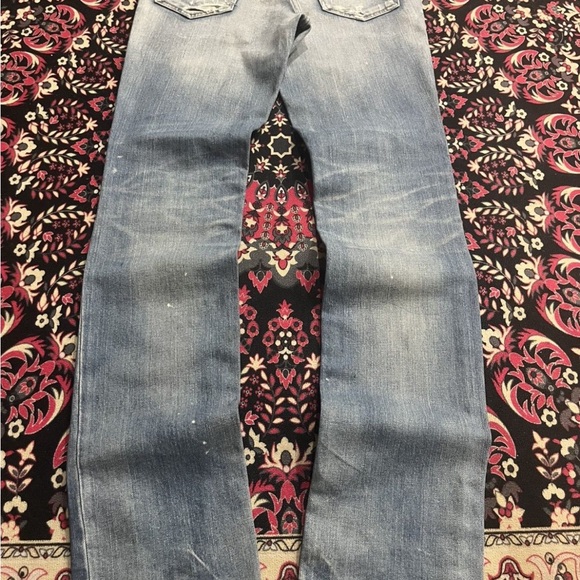 Lounge Lizard - Picture 2 of 3